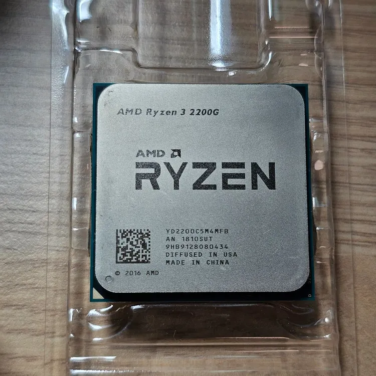 라이젠 2200G CPU + 쿨러. 정품 박풀 이미지