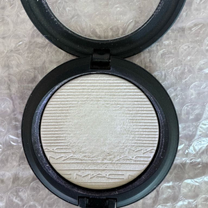 맥 MAC 소프트프로스트 하이라이터 이미지