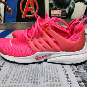 나이키 하이퍼핑크 240사이즈 이미지