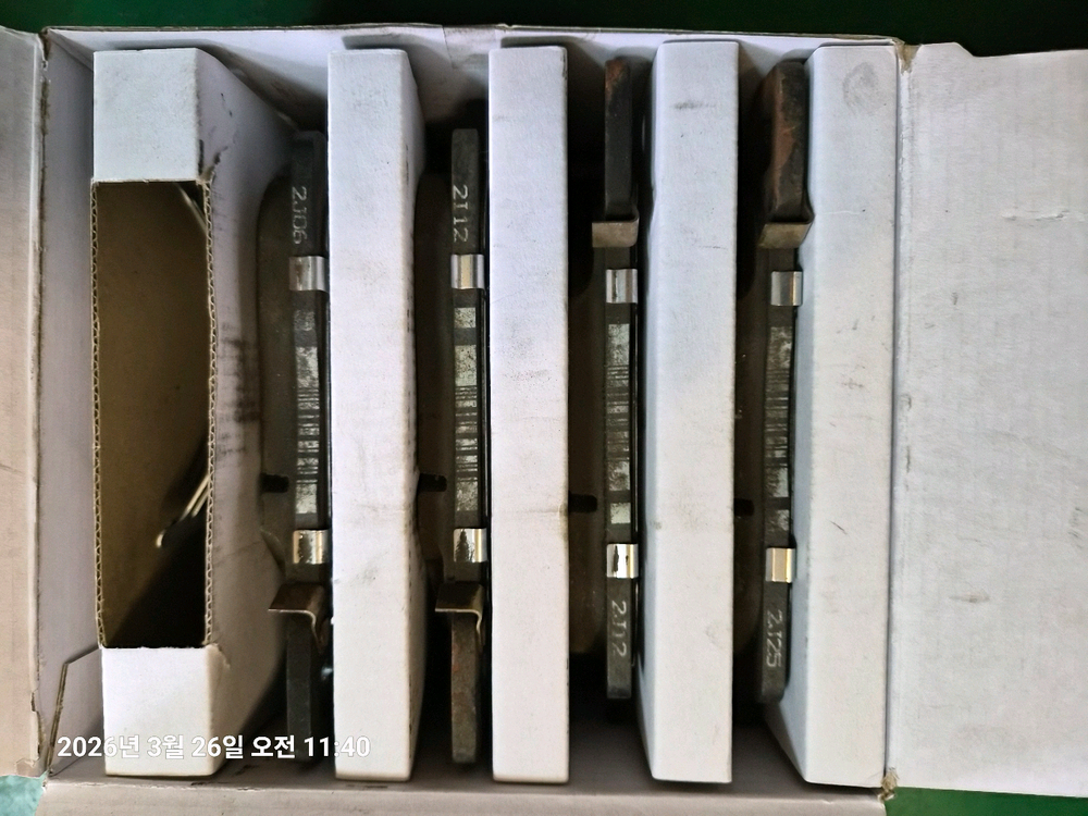 제네시스GV70 (정품중고)앞브레이크패드(4P)팝니다 이미지