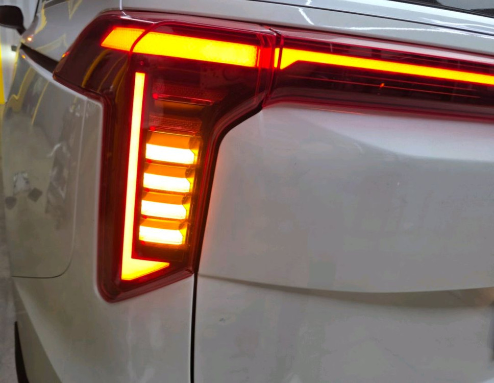 s급 ka4카니발 4.5세대 테일램프 브레이크등 데루등 한대분 이미지