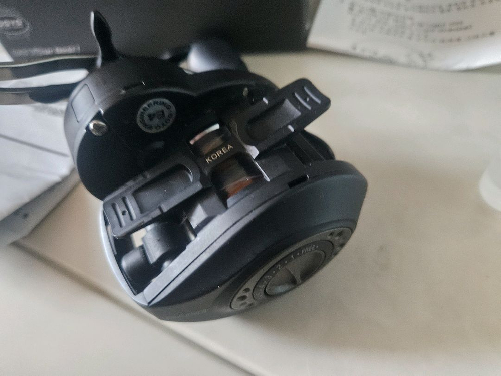 도요 우라노 인쇼어 UR100 좌핸들 7.1 베이트 릴 이미지