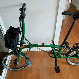 브롬톤 24년식 C라인 M6R 레이싱 그린 이미지