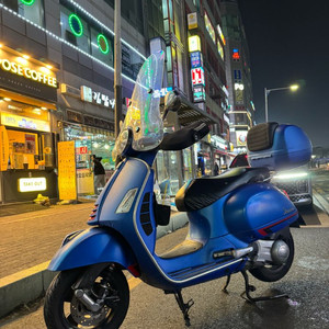 베스파 gts300 슈퍼테크 스포츠 맷블루 판매합니다. 이미지