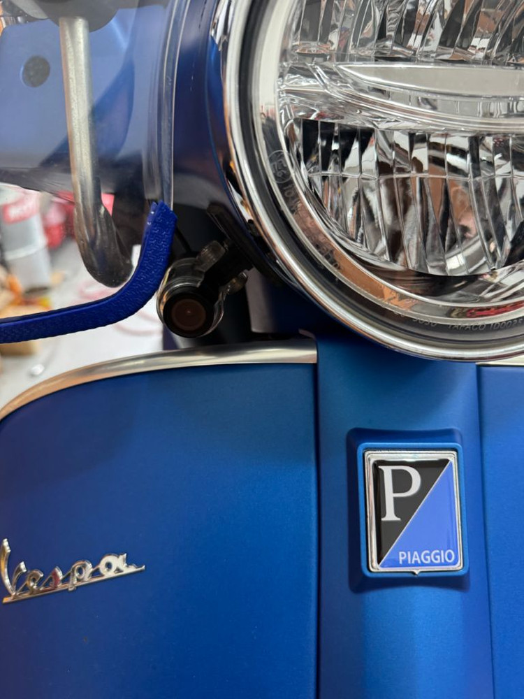 베스파 gts300 슈퍼테크 스포츠 맷블루 판매합니다. 이미지