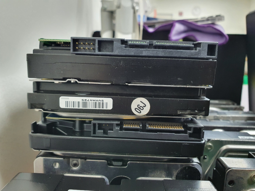 1TB 2TB 6TB SATA 하드디스크 수량 서버용 SAS, SCSI, FC, 3.5 2.5인치 146GB~2TB 이미지