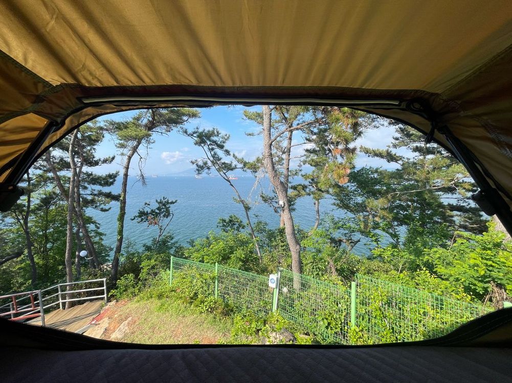 캠핑트레일러 + 아베나키 루프탑 텐트 이미지