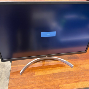 LG전자 27UL500 27인치 4K 모니터 팝니다 이미지