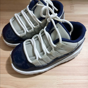 [130] 에어조던11 로우 조지타운 아동신발 판매 이미지