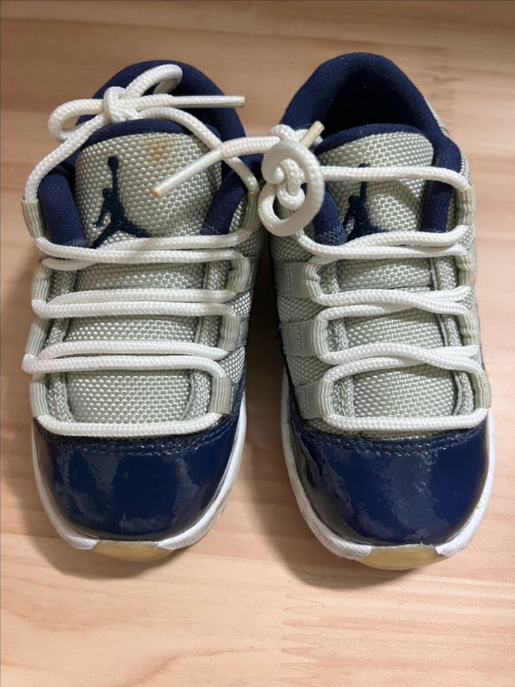 [130] 에어조던11 로우 조지타운 아동신발 판매 이미지