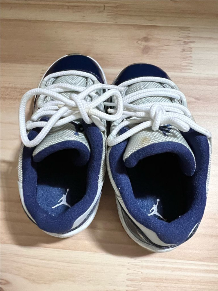 [130] 에어조던11 로우 조지타운 아동신발 판매 이미지