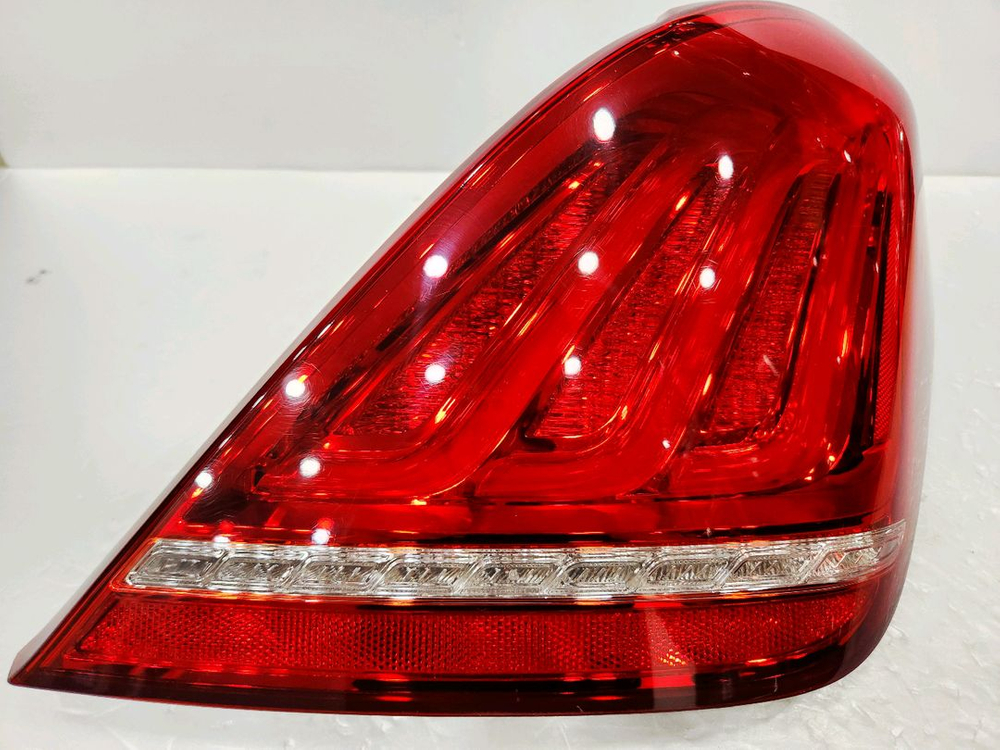 (미세크랙) EQ900 조수석 후미등, EQ900 데루등, EQ900 후미등, 92402D2000 이미지