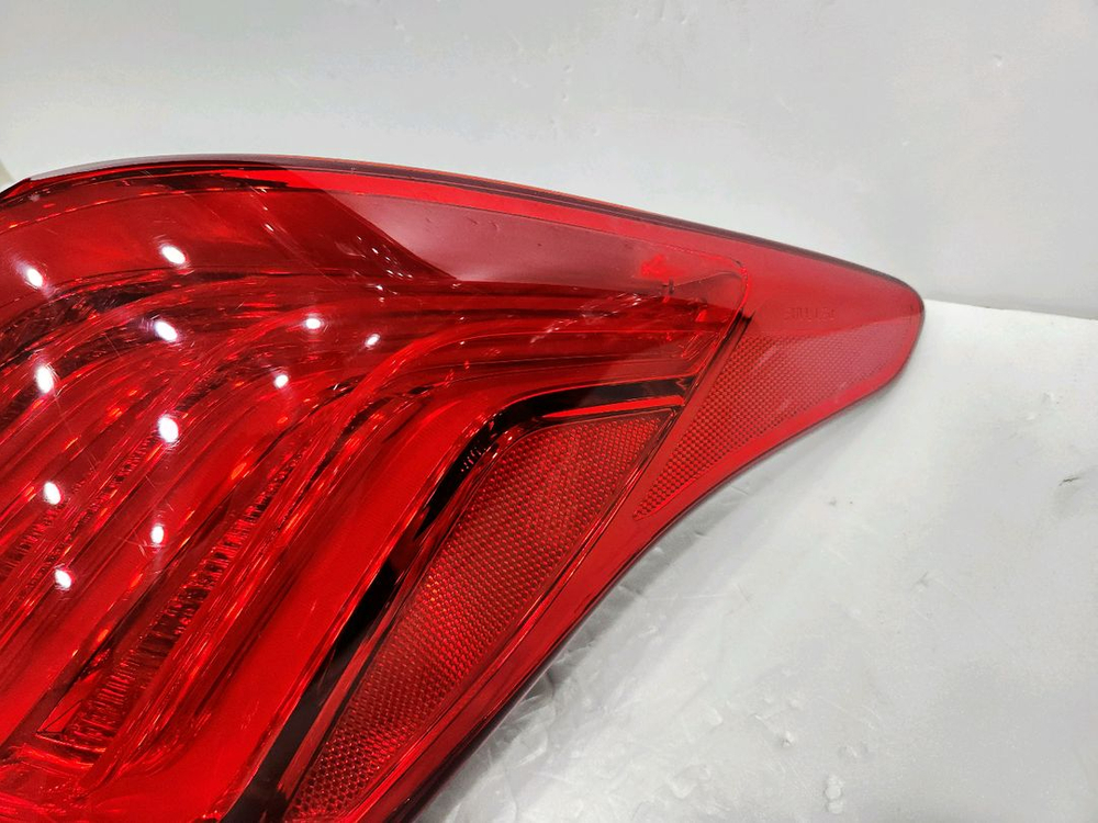 (미세크랙) EQ900 조수석 후미등, EQ900 데루등, EQ900 후미등, 92402D2000 이미지