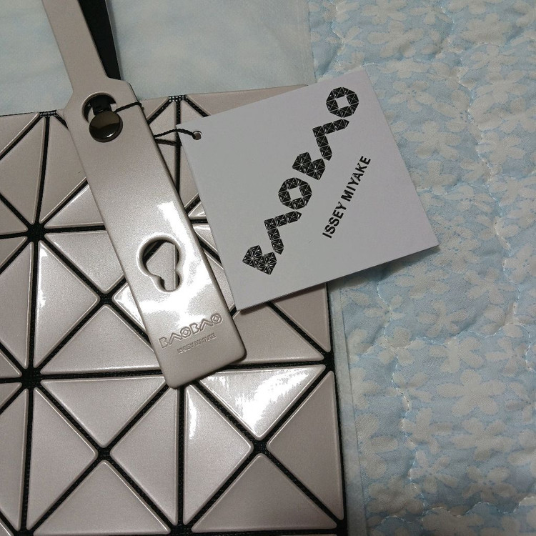 바오바오 토트백 팝니다 이미지