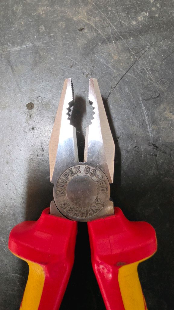 독일 KNIPEX 크니펙스 펜치 절연 콤비네이션플라이어 03 06 180 이미지