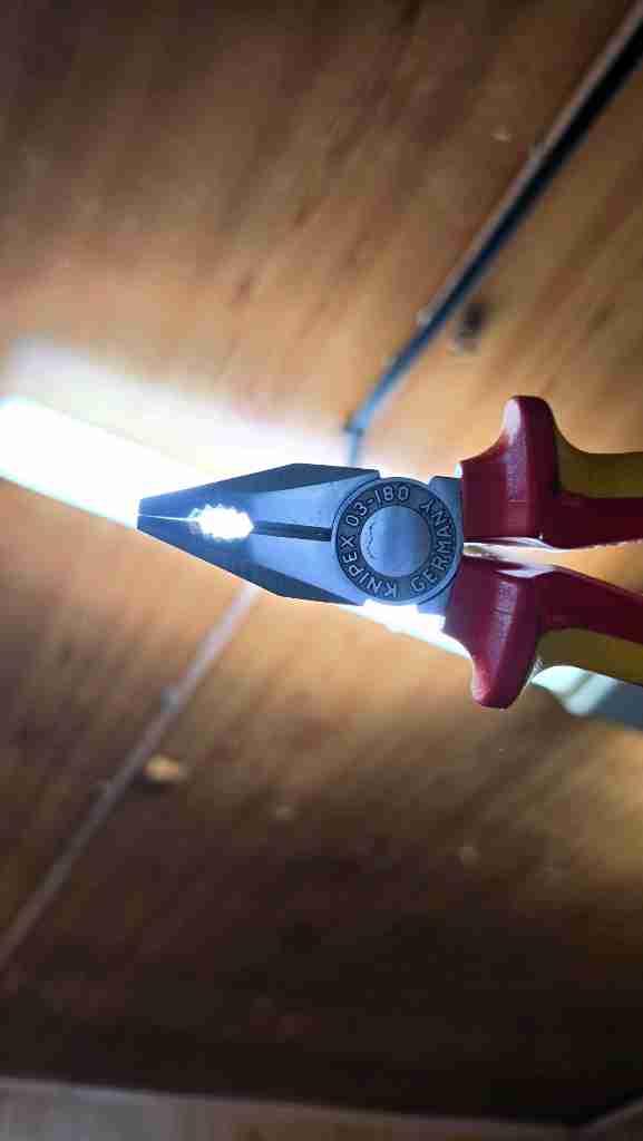 독일 KNIPEX 크니펙스 펜치 절연 콤비네이션플라이어 03 06 180 이미지