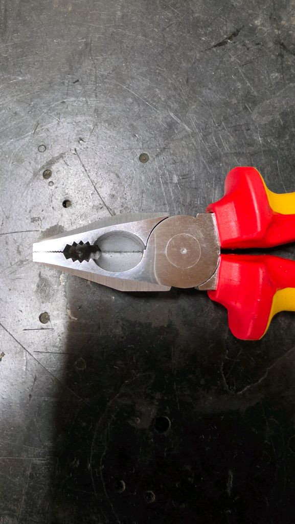 독일 KNIPEX 크니펙스 펜치 절연 콤비네이션플라이어 03 06 180 이미지