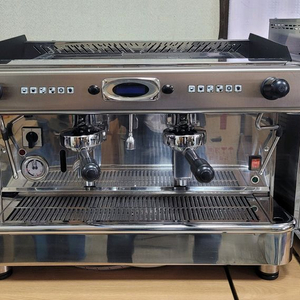 커피머신.그라인더.온수기.제빙기 이미지