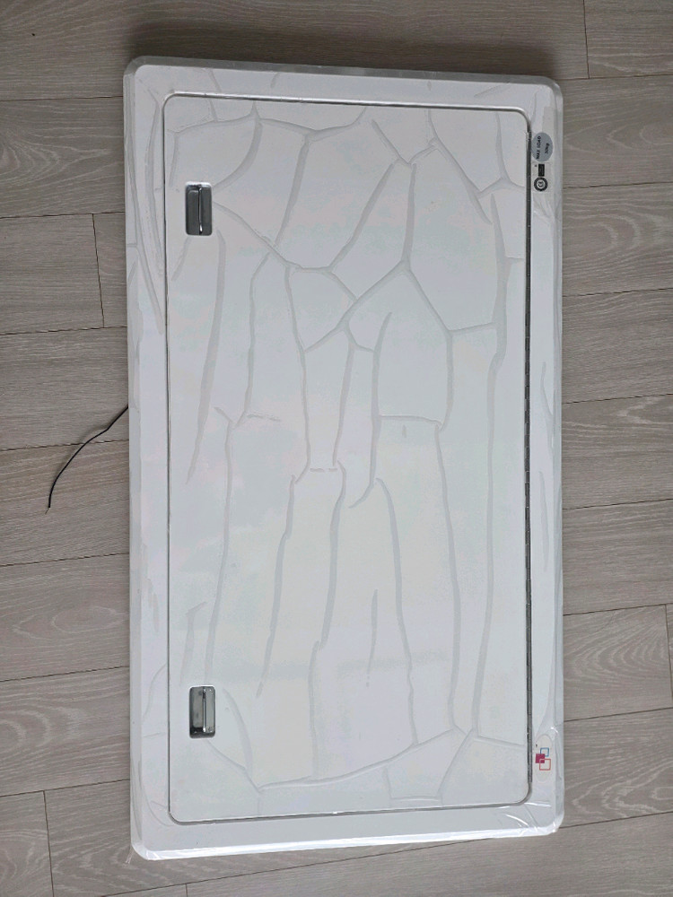 캠핑카 외부 보조 테이블 이미지