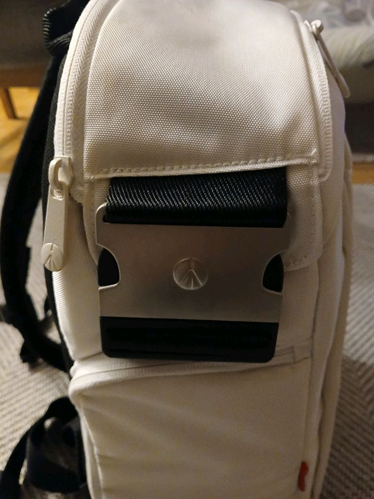 맨프로토 카메라 가방 슬링백 팝니다 이미지