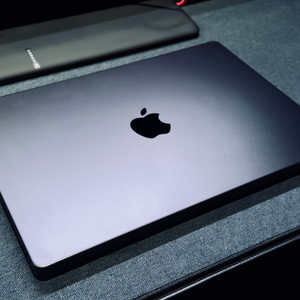 Apple MacBook Pro M4, 14인치 1TB 풀박스 판매합니다 이미지