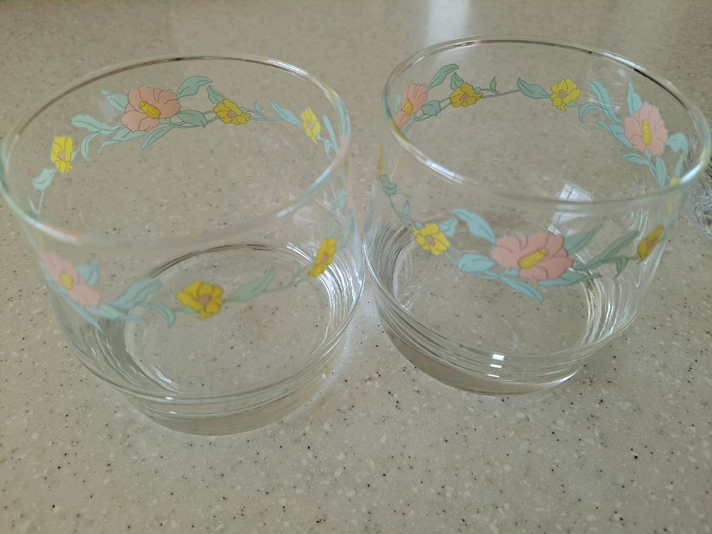 수입 꽃 유리컵 술잔 이미지