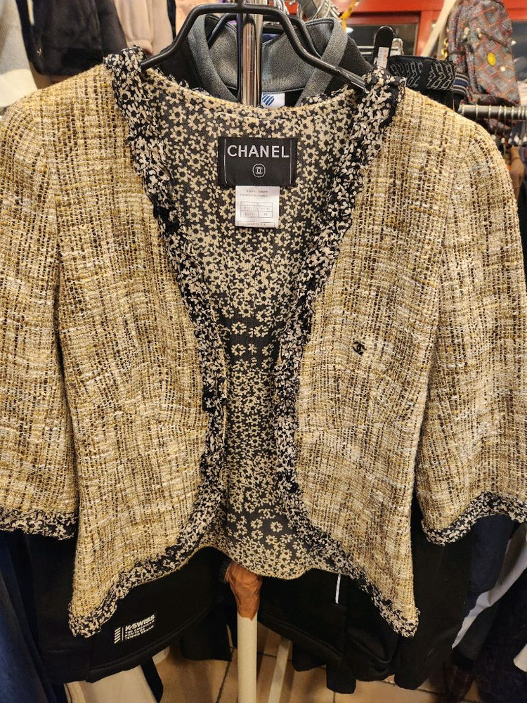 샤넬 트위드 자켓 이미지