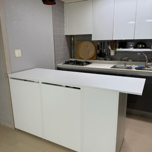 트리니홈 아일랜드 식탁겸 수납장 이미지