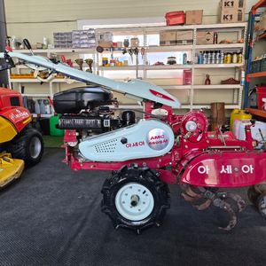 농업용 관리기 아세아 AMC-880SM입니다사진에서 보시는 것처럼 튼튼하고 성능 좋은 관리기입니다밭 갈기, 두둑 만 이미지