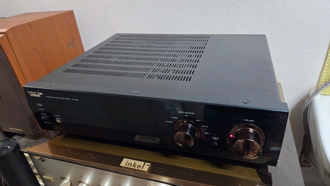 인켈 AX-9R 인티앰프입니다. 이미지