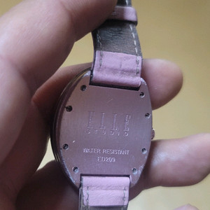 당액스 엘르 스튜디오(ELLE STUDIO) 정품 여성용 핑크 레더 빈티지 시계프랑스의 패션 잡지 브랜드로 잘 알려 이미지