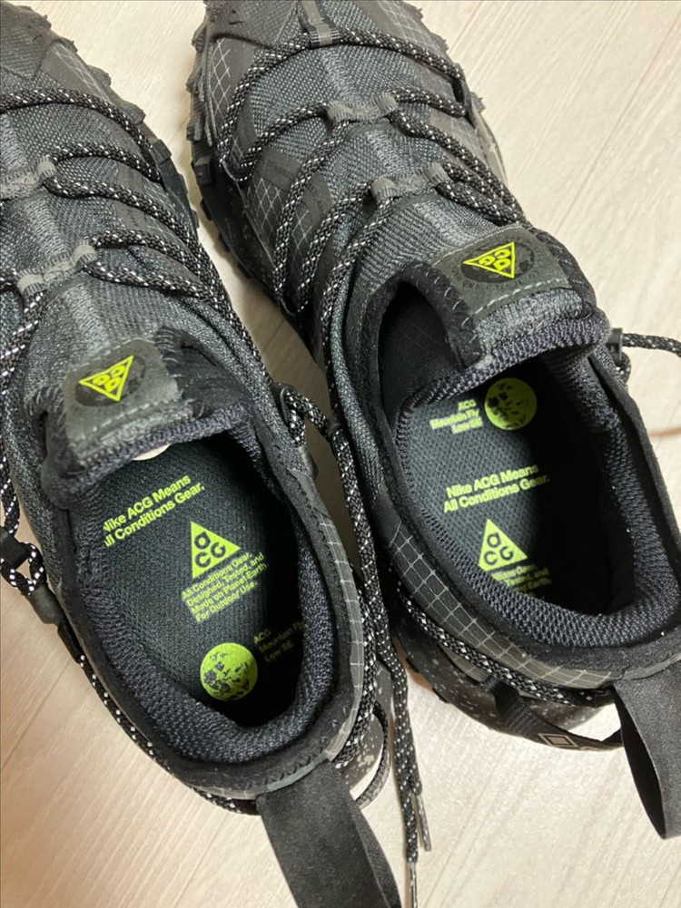 나이키acg 마운틴플라이 로우 고어텍스se 280 판매합니다 이미지