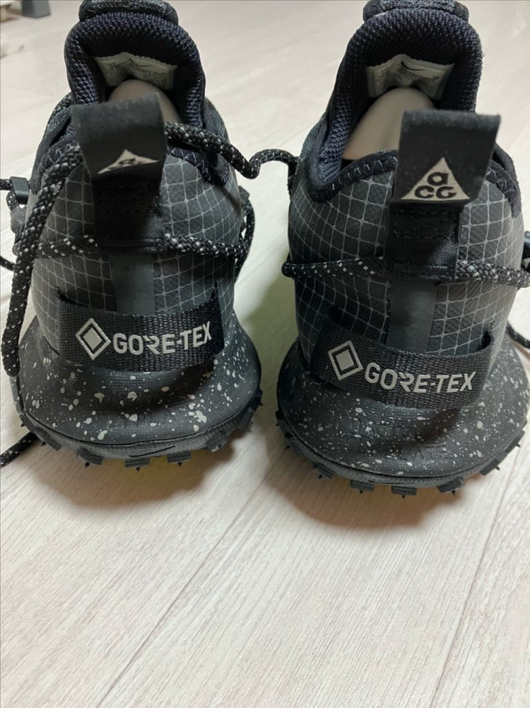 나이키acg 마운틴플라이 로우 고어텍스se 280 판매합니다 이미지
