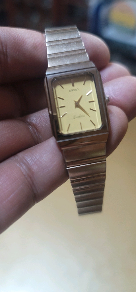 세이코(SEIKO) 정품 빈티지 남성용 메탈 시계세계적인 시계 브랜드 세이코(SEIKO)의 정품 쿼츠 시계입니다. 이미지