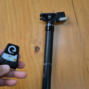 마구라 무선 가변 싯포스트 30.9mm 이미지