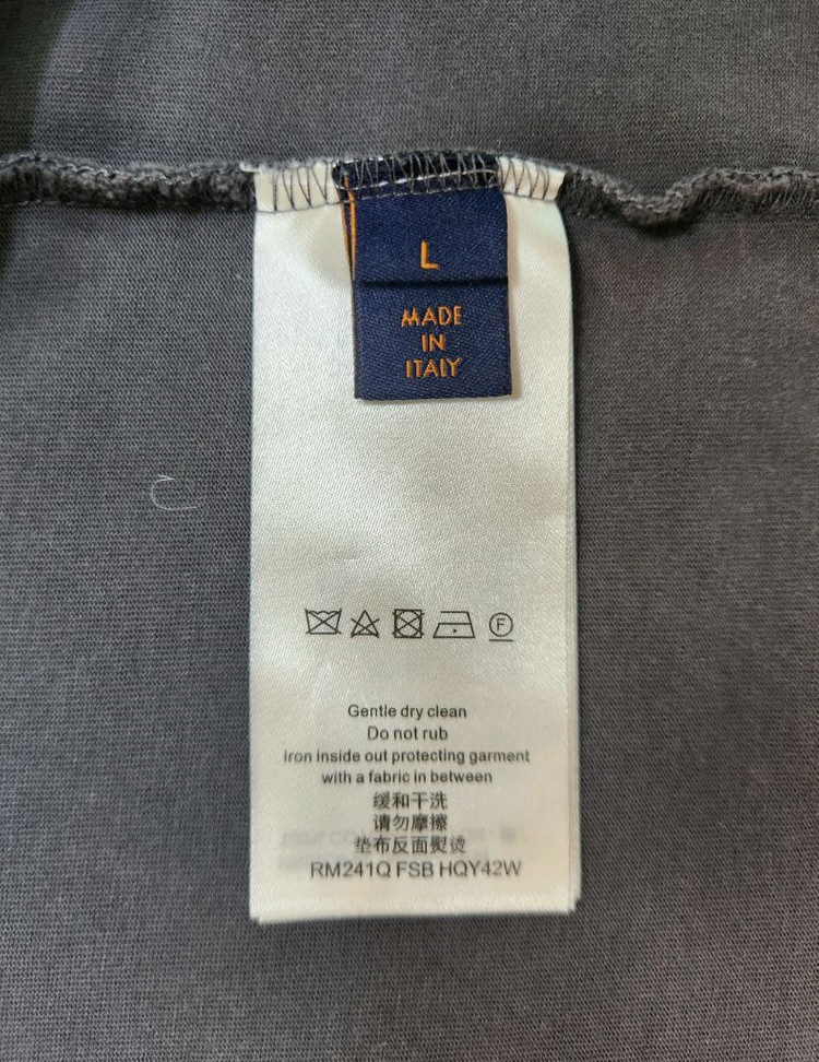 [전체글 필독 파격가] 루이비통 그라데이션 반팔 티셔츠 L 사이즈 (샤넬 구찌 프라다 펜디 에르메스 디올) 이미지