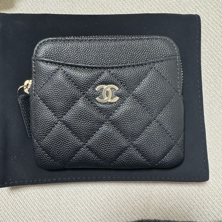 샤넬 클래식 캐비어 지퍼 카드지갑 새제품 AP2061 이미지