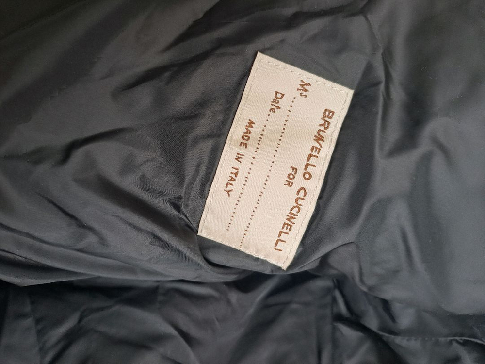 이탈리아 명품 브루넬로 쿠치넬리의 구스다운 패딩 이미지