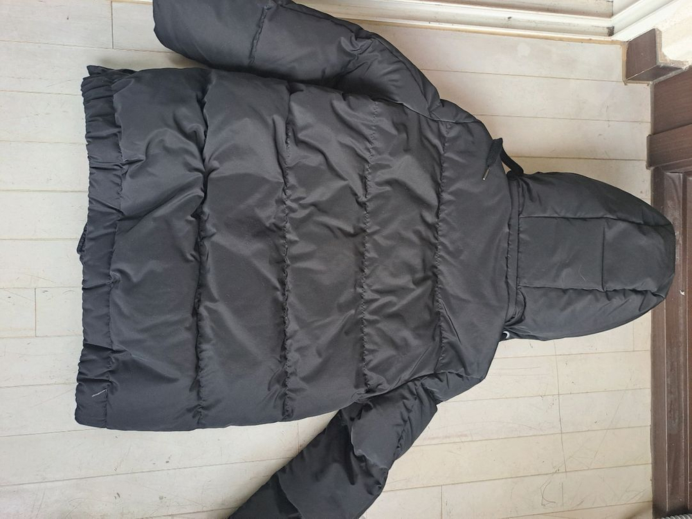 이탈리아 명품 브루넬로 쿠치넬리의 구스다운 패딩 이미지