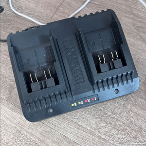 웍스 worx 20v 듀얼 충전기 판매합니다. 이미지