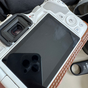 캐논 200d2 화이트 18-55번들킷 + 시그마 아트 18-35mm f1.8 + EF 50mm f1.8