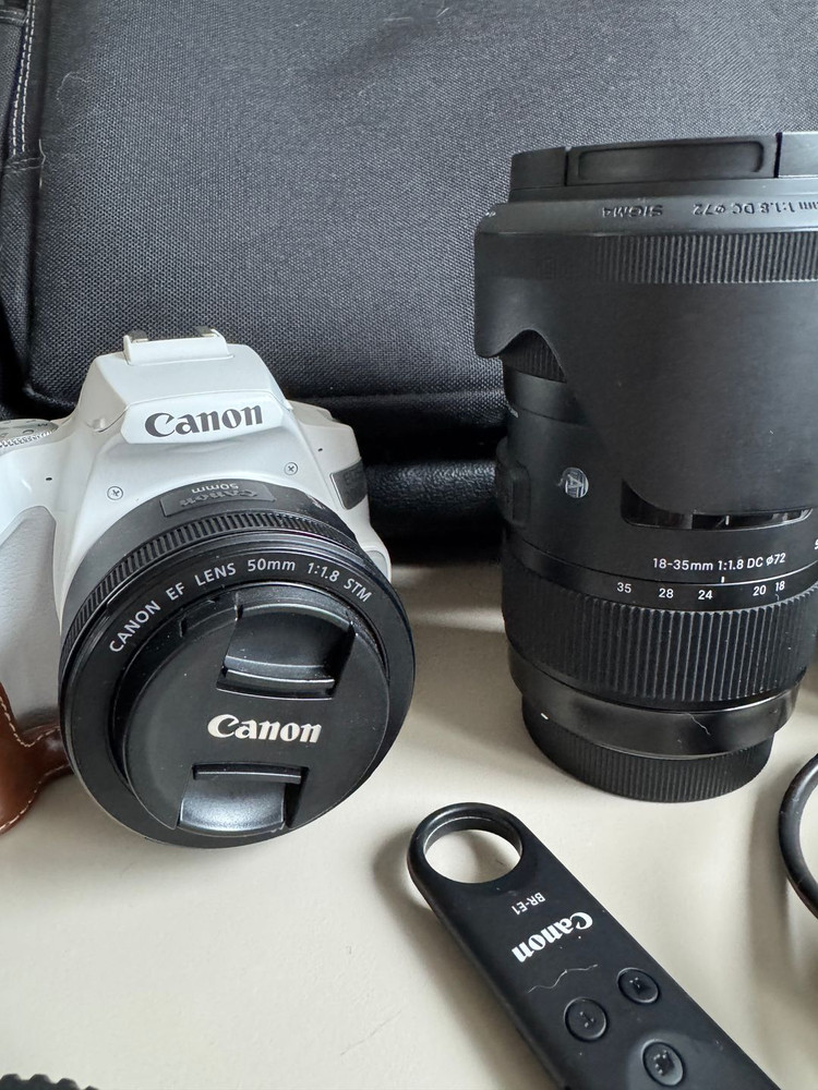 캐논 200d2 화이트 18-55번들킷 + 시그마 아트 18-35mm f1.8 + EF 50mm f1.8 이미지