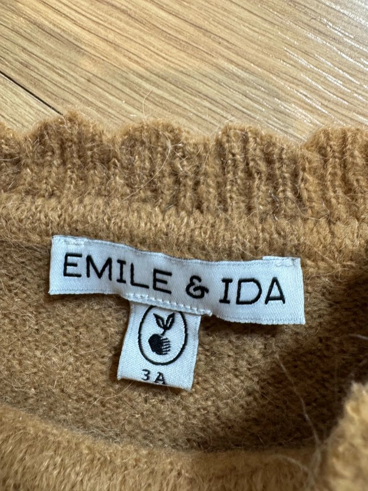 emile et ida 에밀에이다 니트 이미지
