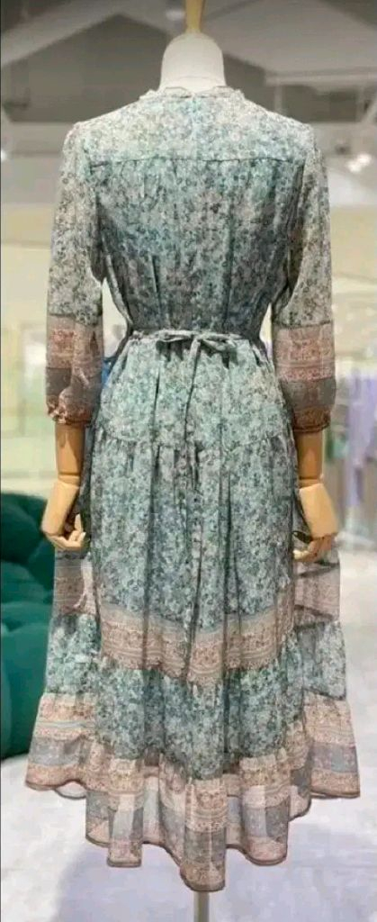 써스데이아일랜드 보헤미안 플라워 셔링 쉬폰원피스 55사이즈 새제품 파스텔블루컬러 이미지