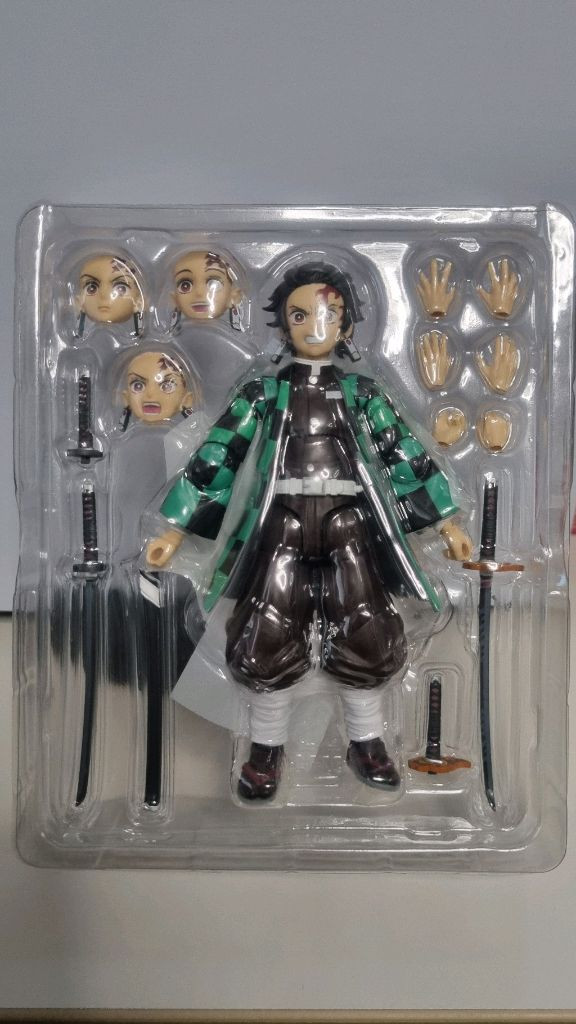 SHF 귀멸의칼날 탄지로 네즈코 렌고쿠 시노부 이미지