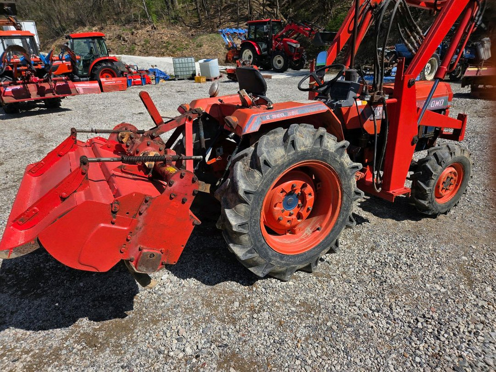 대동 트렉터 26마력소개합니다대동트랙터 L2601DT 모델입니다 이미지