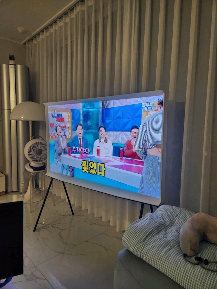 삼성 세리프65인치 티비 이미지