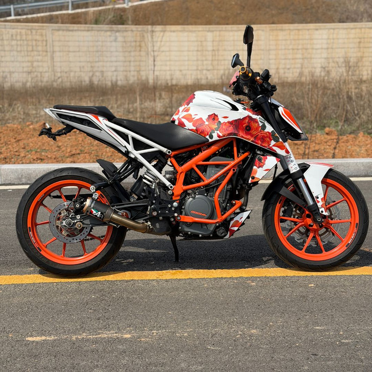 초특가)KTM 듀크390 17년2만 깔끔한튜닝 차량 저렴하게 판매합니다 이미지