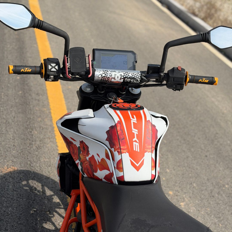 초특가)KTM 듀크390 17년2만 깔끔한튜닝 차량 저렴하게 판매합니다 이미지