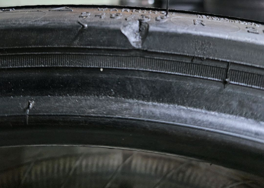 245 35 20 / 275 30 20 /2453520 /2753020#2453020 미쉐린 한대분 이미지